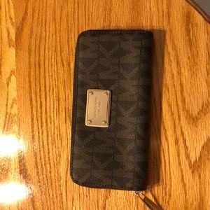 Beautiful Michael Kord wallet never used
